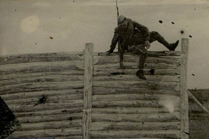 Фотография: Преодоление полосы препятствий. Штыковой бой