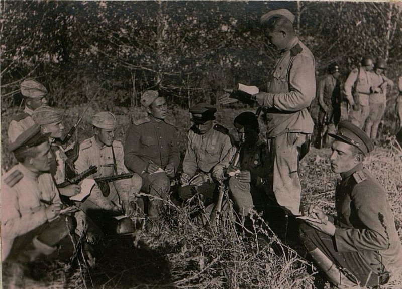 Image: Meeting of the Communist Youth Union of the Bureau of the 395th Infantry Regiment Report of the battalion Komsomol organizer on the behavior of soldiers abroad of their native land