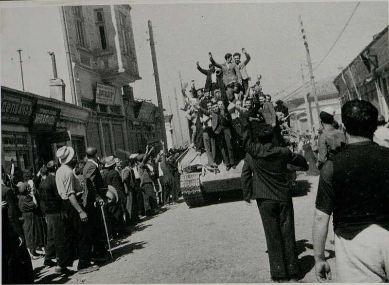 Фотография: Парад войск армии в гор. Сливен