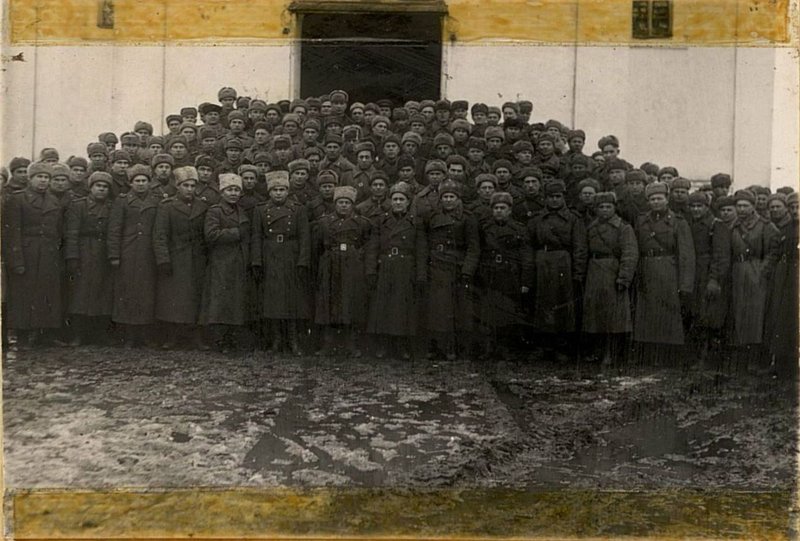 Фотография: Участники партактива корпуса в 1943 г.