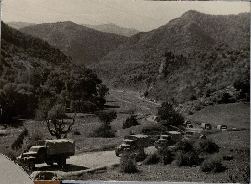 Фотография: Альбом "История 28 автомобильного полка, 1943-1944 гг."