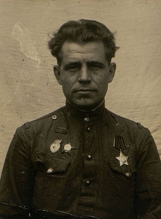Фотография: Старшина 2-й инженерной роты, гвардии старшина Воробьев Б.В.