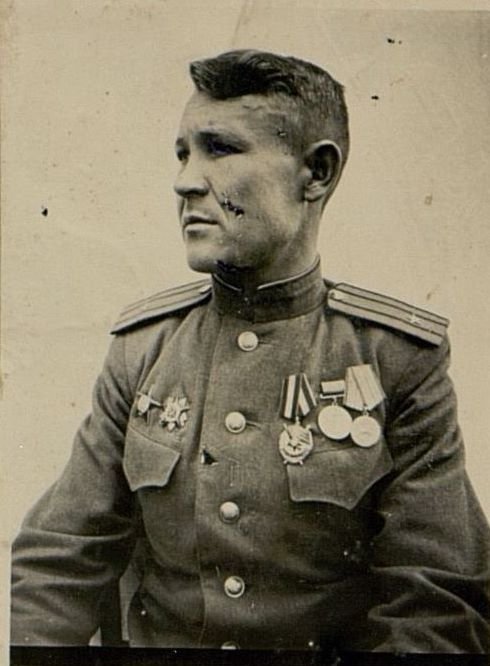 Фотография: Командир 1-го дивизиона майор Чайка Н.П. В боях показал смелость, отвагу и военное мастерство. Толково и разумно руководил дивизионом.