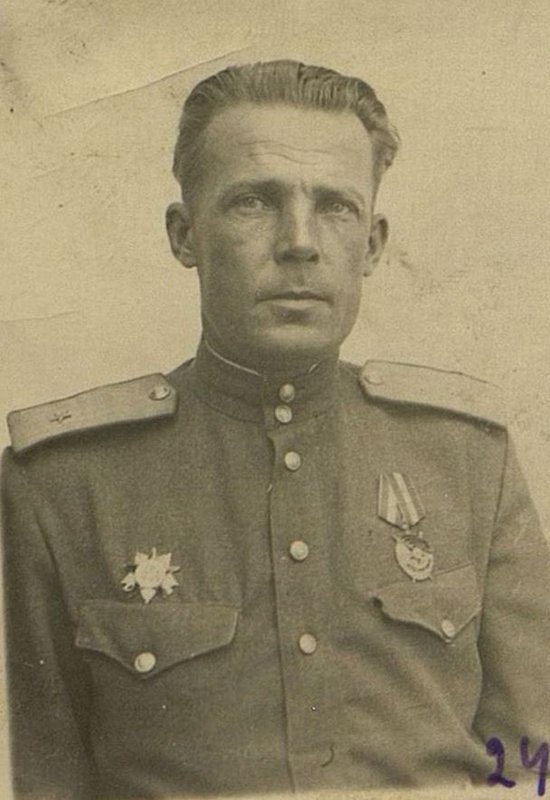 Image: Deputy commander of the 84th rifle regiment for political affairs, Major M.V. Shumilin