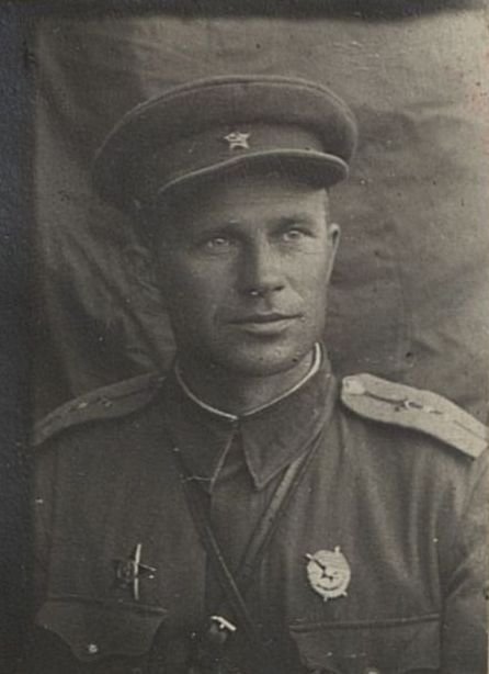 Фотография: Командир 30 инженерно-саперной бригады капитан Долуд