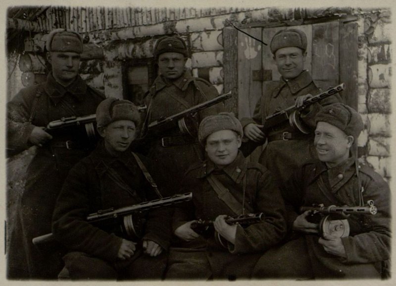 Фотография: Отличники минеры части капитана Малыгина