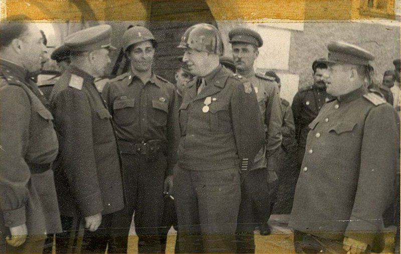 Фотография: Командир корпуса принимает группу американских офицеров
