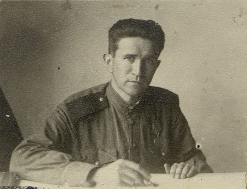 Фотография: Заведующий дело производством полка старшина Цветков Василий Григорьевич