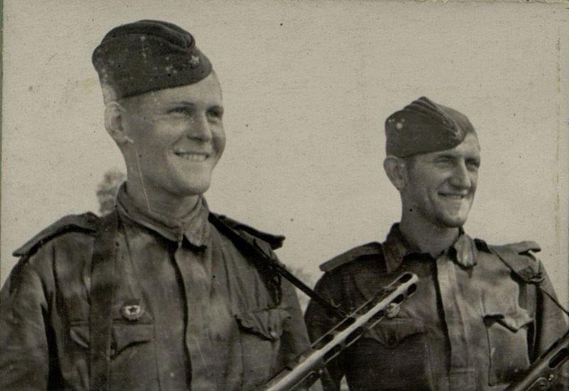 Image: Heroes of offensive battles Junior Sergeant A. Efremov and Red Army soldier G. Kirichenko