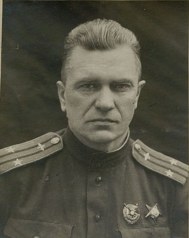 Фотография: Подполковник Кадзанович Василий Аркадьевич. Начальник оперативного отдела, он же заместитель Начальника штаба 6-ой воздушной армии