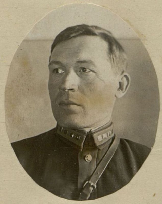 Фотография: Луговкин Иван Андреевич. Начальник химслужбы полка