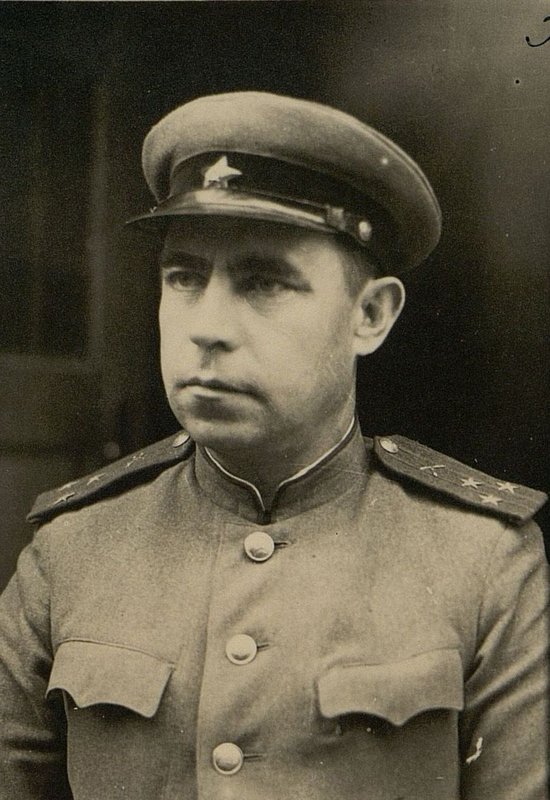 Фотография: Начальник штаба артиллерии Армии полковник Махов