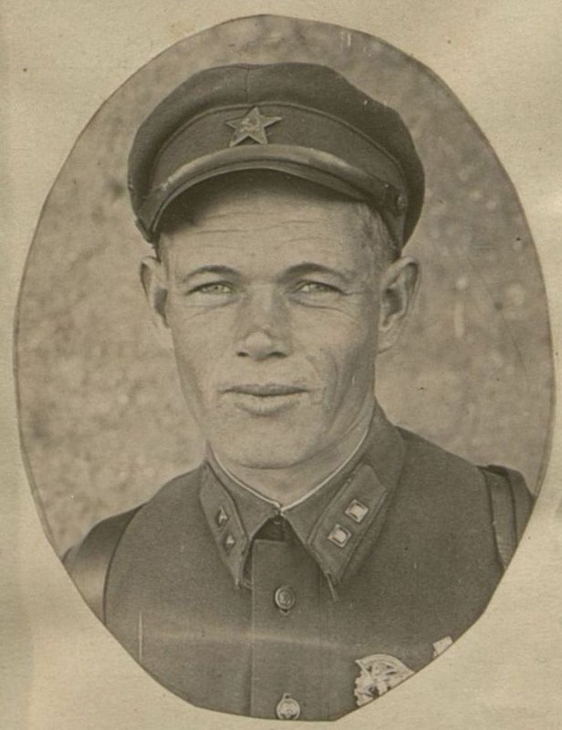 Фотография: Сартаков политрук