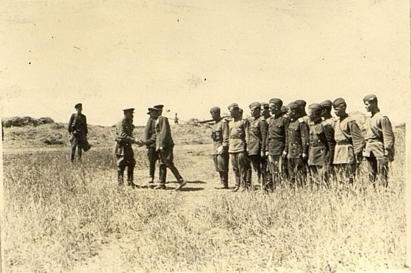 Фотография: Учеба офицерского состава. Занятия проводит генерал-майор Ладыгин
