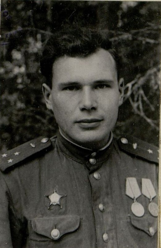 Фотография: Помощник командира по техническому управлению (ПКТУ) роты старший техник-лейтенант Сухарев