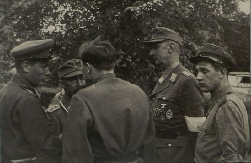 Фотография: Немцы сдаются в плен