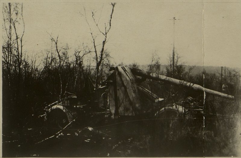 Image: Artillery of the enemy after the assault strike of our aviation