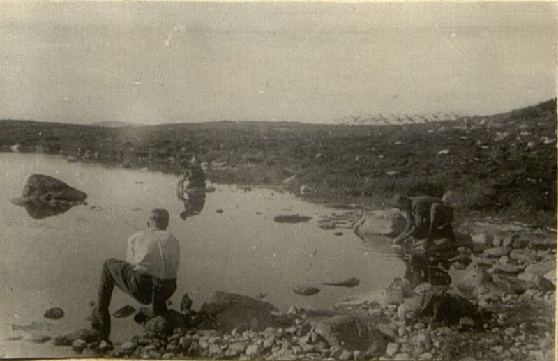 Image: Soldiers of the 3rd rifle company washing collars and handkerchiefs