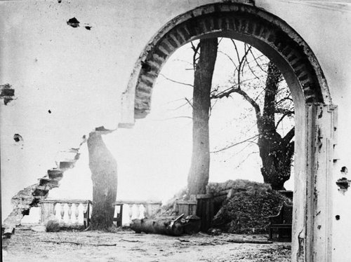 Разрушения во дворце Монплезир