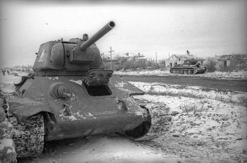 T-34-76 tank (model of 1943) produced by Factory #183 in Nizhniy Tagil. Hungary, 1945