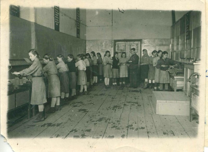 Lesson of industrial training on plumbing in trade school #3. Kazan. In 1940th