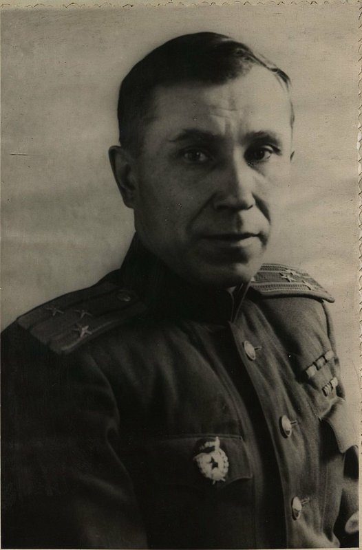 Фотография: Командир 262 Отдельного Гвардейского танко-самоходного батальона гвардии полковник Нагорный Н.Е.