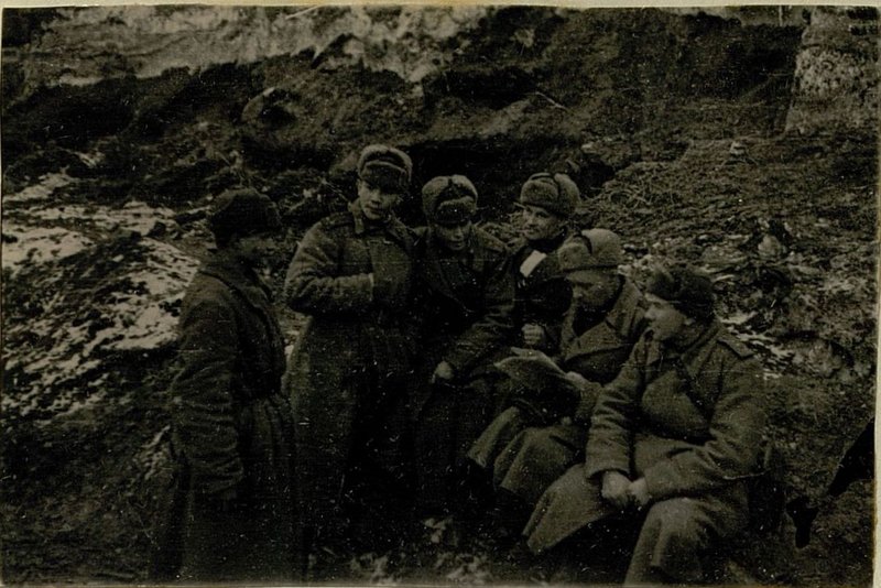 Фотография: Прием в члены партии. Заседание дивизионной Парткомиссии перед боем за г. Сувалки