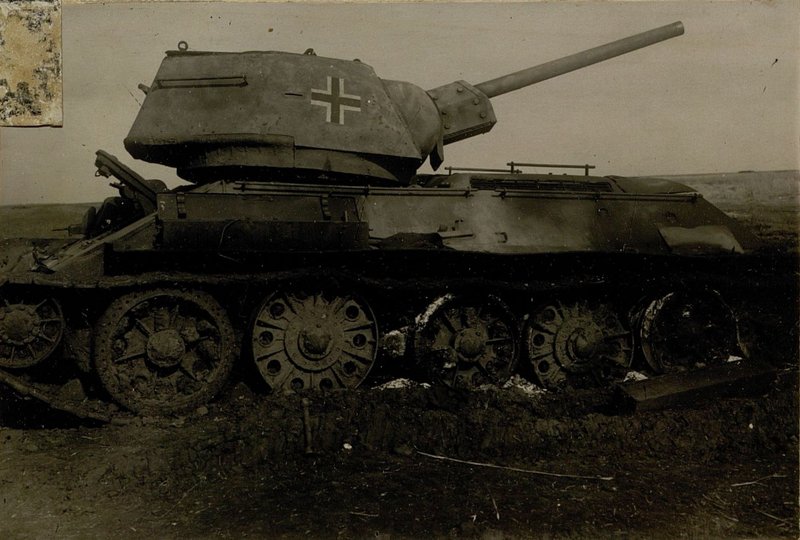 Image: Medium tank; defeated in the area of Aleksandrovka by the 4th battery of the 753rd Cannon Artillery Regiment of the 12th Artillery Division of the Reserve of the Main Command on July 5, 1943