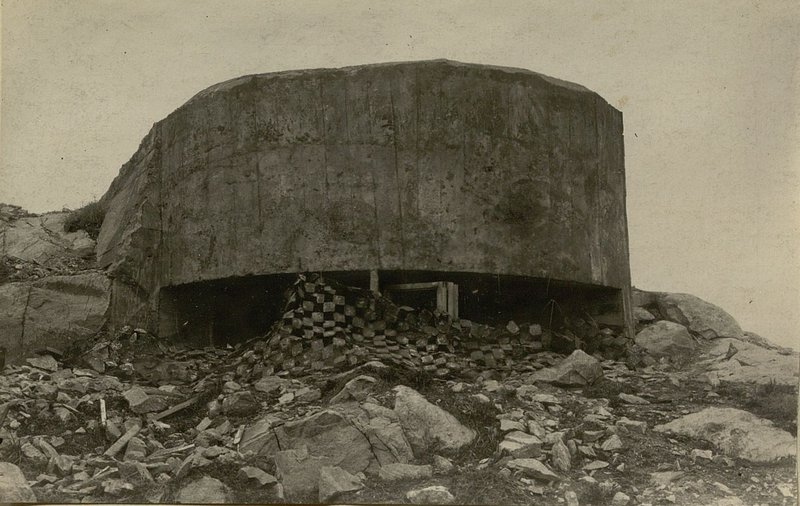 Фотография: Долговременные огневые железобетонные точки