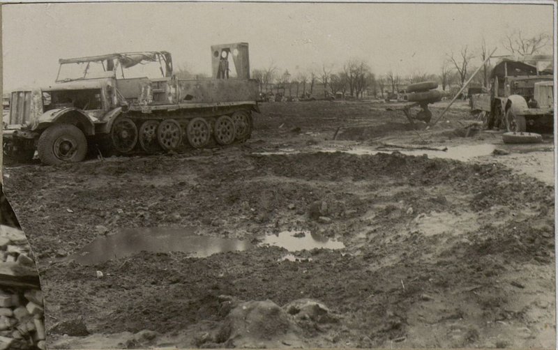 Фотография: Результаты действий фугасных бомб в районе Фоллендорф