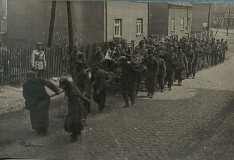 Фотография: Немцы сдаются в плен