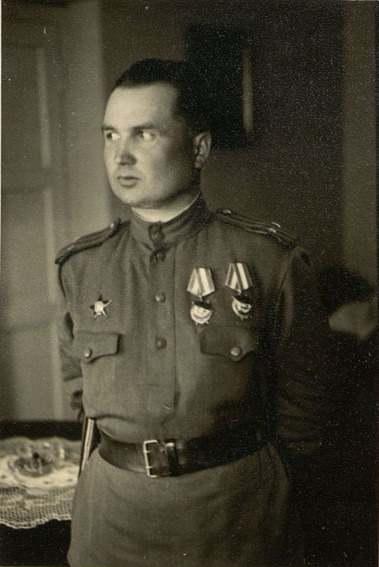 Фотография: Командир 335 Стрелкового ордена Богдана Хмельницкого 2 степени полка подполковник Еремеев Николай Григорьевич