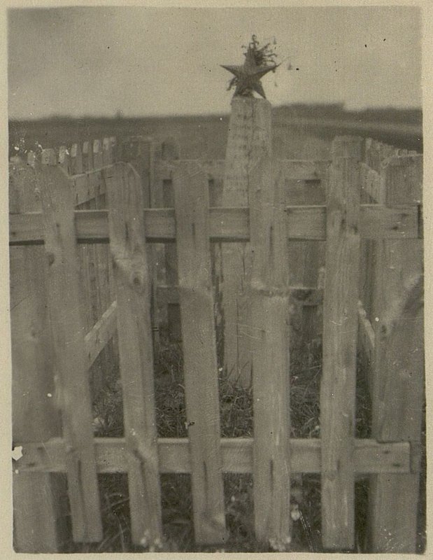 Image: Single grave No. 2 of an unknown soldier, Byelorussian SSR, Grodno region, Radunsky district, Yakubovsky village council, village Kosperovo, near the highway