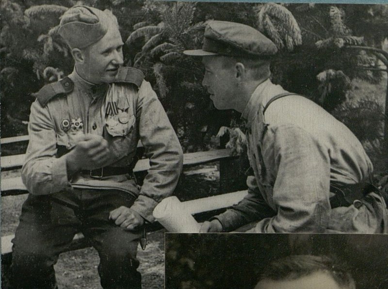 Image: Seasoned warriors scout N. Ivanov and senior lieutenant M. Karpov