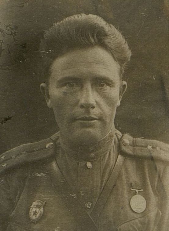 Image: Commander of the 3rd Engineering Company of the Guard Captain Popov Dmitry Trof. was rewarded with the Order of Alexander Nevsky for the Dukhovskaya Operation