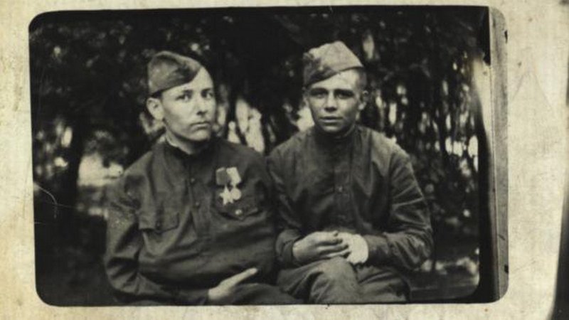 Слева - Филимонов Дмитрий Иванович, сержант-разведчик, 336-я стрелковая дивизия. На излечении в госпитале. г. Катовице