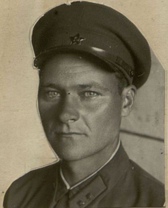 Фотография: Начальник стахановской мастерской боевого питания. Воентехник 2 ранга товарищ Федченко