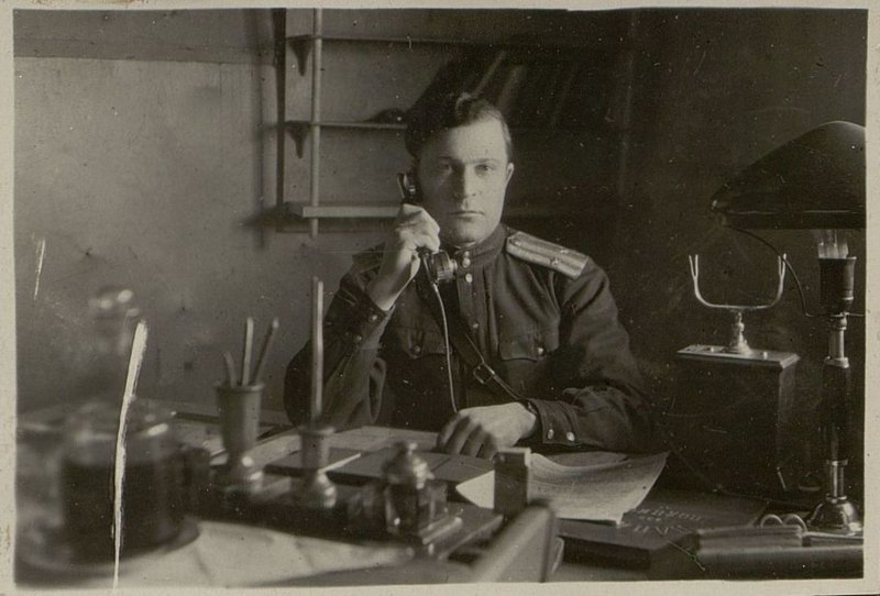 Фотография: Командир части подполковник Вартанин