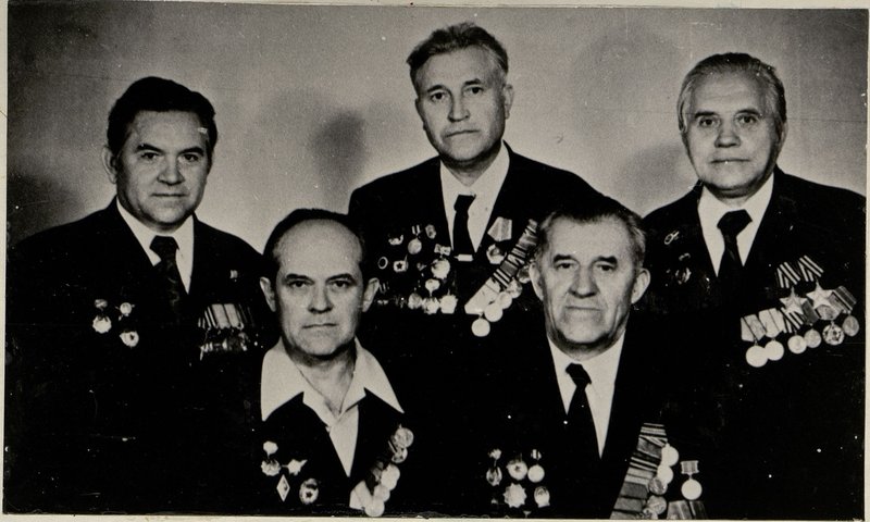 Фотография: Вверху: Куртов С.Д., Медведев Д.А. Серегин А.М., внизу: Симоненко М.Р., Каменский В.И.